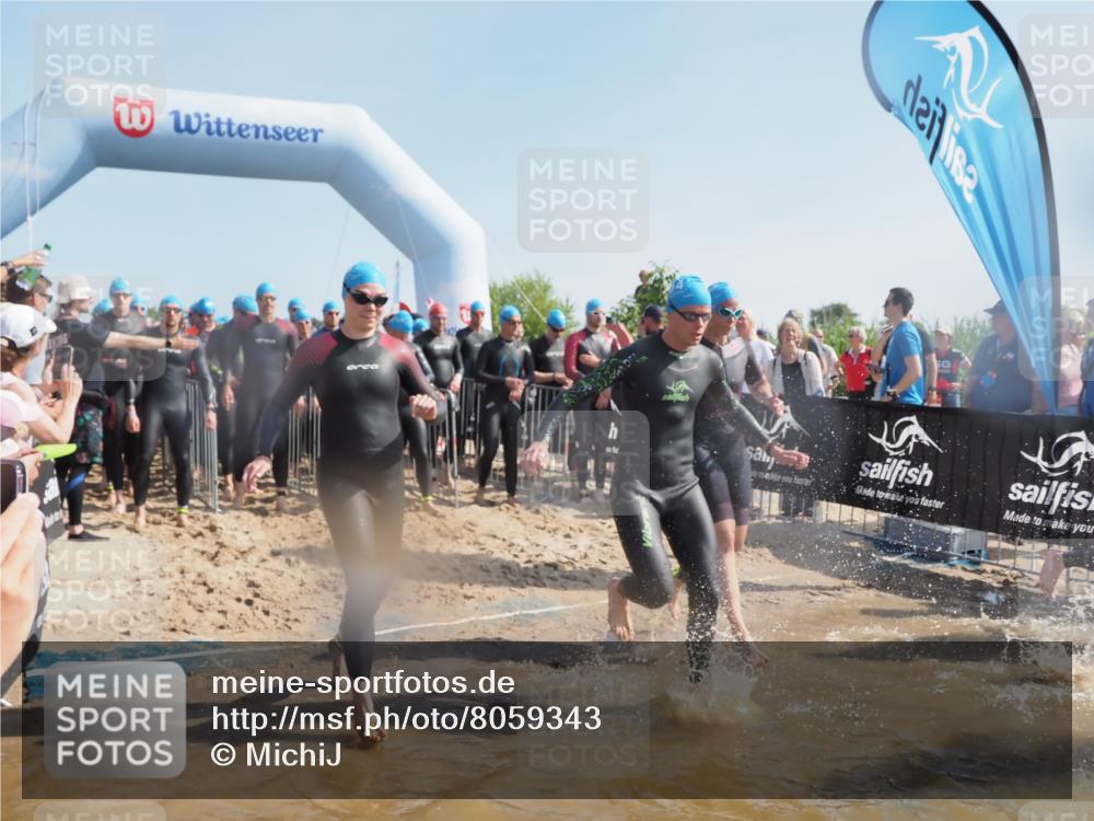 22.06.2025 - Viking Triathlon MichiJ http://msf.ph/oto/8059343 22.06.2025 10:04:18 Schwimmen 115, 141, 142, 156, 185, 195, 199, 253, 276, 351, 377, 408, 474, 493, 529 meine-sportfotos.de