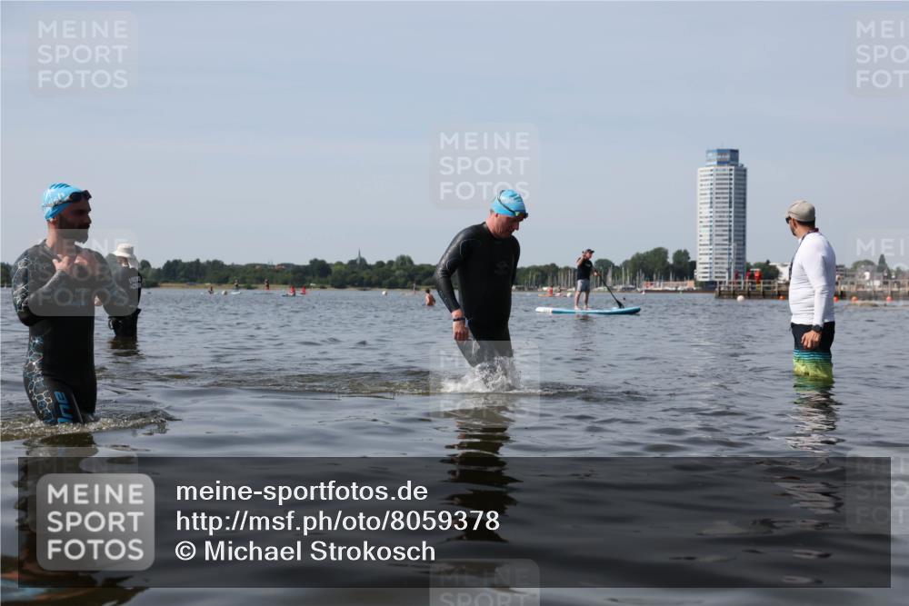 22.06.2025 - Viking Triathlon Michael Strokosch http://msf.ph/oto/8059378 22.06.2025 10:51:57 Schwimmen 169, 542 meine-sportfotos.de