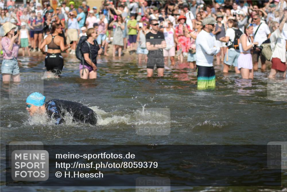 22.06.2025 - Viking Triathlon H.Heesch http://msf.ph/oto/8059379 22.06.2025 10:00:59 Schwimmen 12, 50, 63, 90, 113, 124, 236, 243, 294, 300, 347, 350, 384, 458, 658 meine-sportfotos.de
