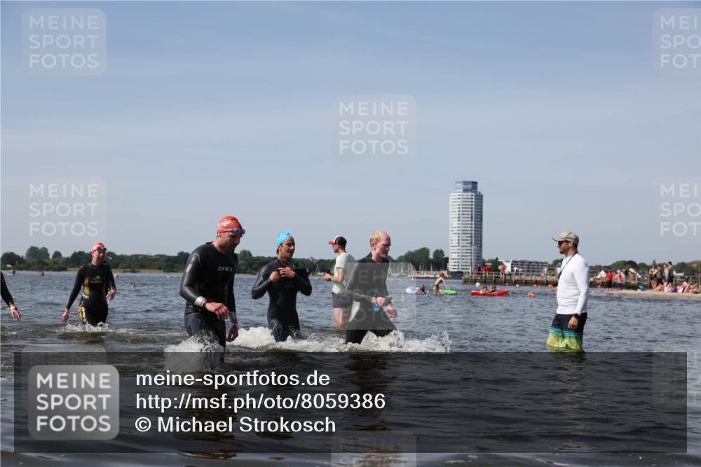 22.06.2025 - Viking Triathlon Michael Strokosch http://msf.ph/oto/8059386 22.06.2025 10:41:39 Schwimmen 58, 142, 194, 220, 505, 625, 629 meine-sportfotos.de