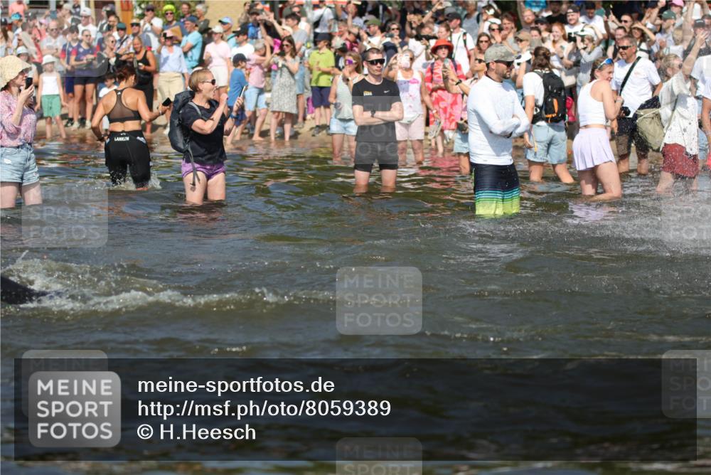 22.06.2025 - Viking Triathlon H.Heesch http://msf.ph/oto/8059389 22.06.2025 10:01:00 Schwimmen 12, 50, 63, 90, 113, 124, 236, 243, 294, 300, 347, 350, 384, 458, 658 meine-sportfotos.de