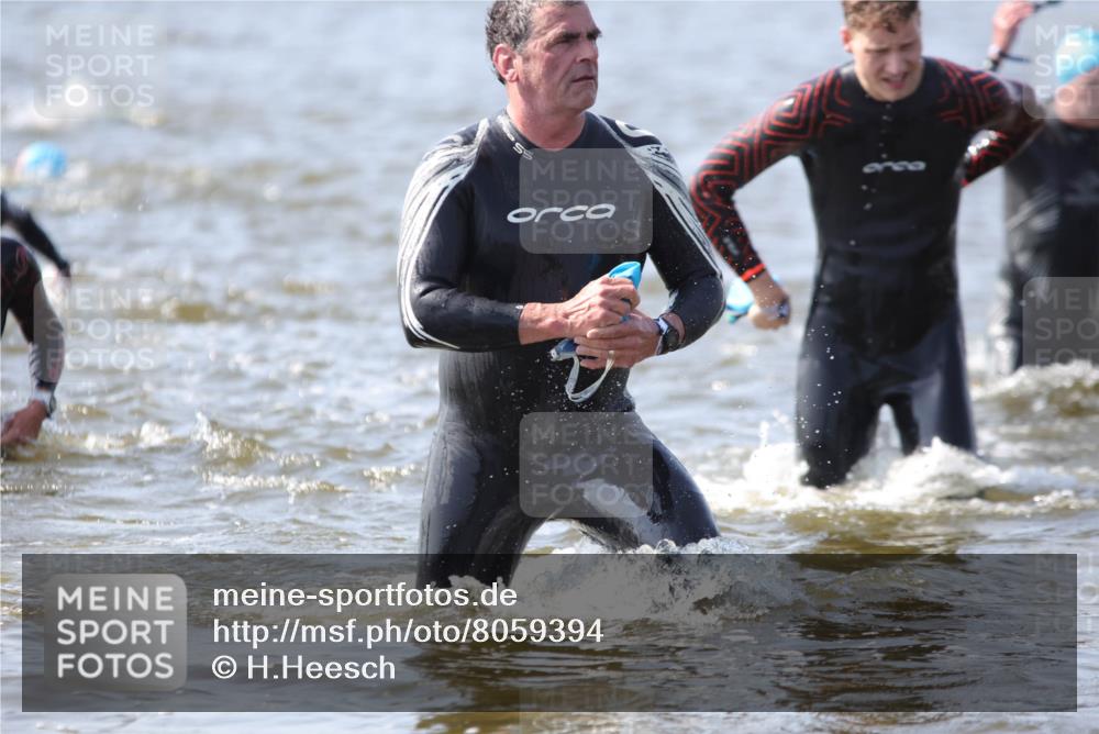 22.06.2025 - Viking Triathlon H.Heesch http://msf.ph/oto/8059394 22.06.2025 10:31:52 Schwimmen 63, 87, 99, 124, 125, 189, 193, 224, 226, 271, 350, 435, 449, 464, 488, 507, 555, 658 meine-sportfotos.de