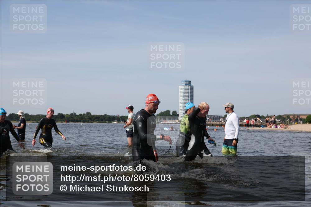 22.06.2025 - Viking Triathlon Michael Strokosch http://msf.ph/oto/8059403 22.06.2025 10:41:40 Schwimmen 58, 142, 194, 220, 505, 625, 629 meine-sportfotos.de