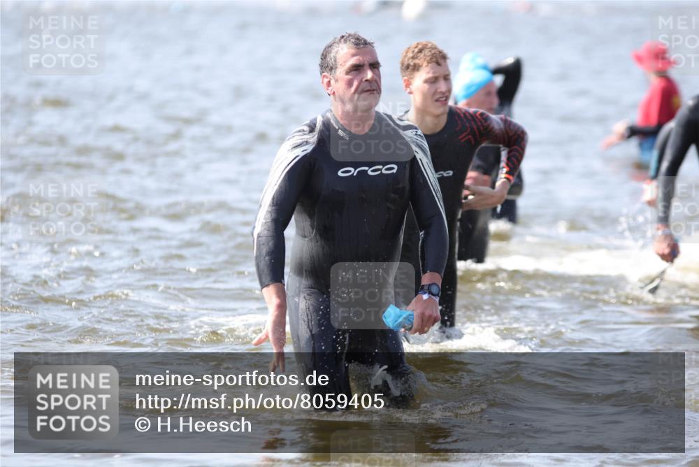 22.06.2025 - Viking Triathlon H.Heesch http://msf.ph/oto/8059405 22.06.2025 10:31:53 Schwimmen 63, 87, 99, 124, 125, 193, 224, 226, 271, 435, 449, 464, 488, 507, 555, 658 meine-sportfotos.de