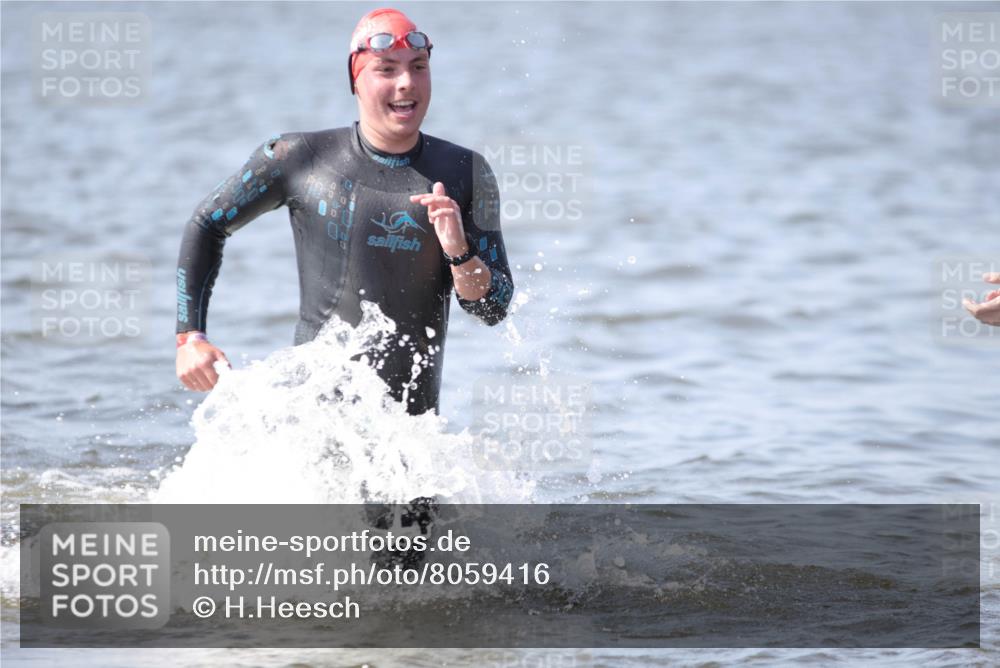 22.06.2025 - Viking Triathlon H.Heesch http://msf.ph/oto/8059416 22.06.2025 10:31:56 Schwimmen 63, 87, 99, 124, 125, 193, 207, 224, 226, 271, 435, 449, 464, 488, 507, 555, 658 meine-sportfotos.de