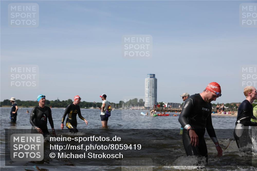 22.06.2025 - Viking Triathlon Michael Strokosch http://msf.ph/oto/8059419 22.06.2025 10:41:41 Schwimmen 58, 142, 194, 220, 221, 505, 625, 629 meine-sportfotos.de