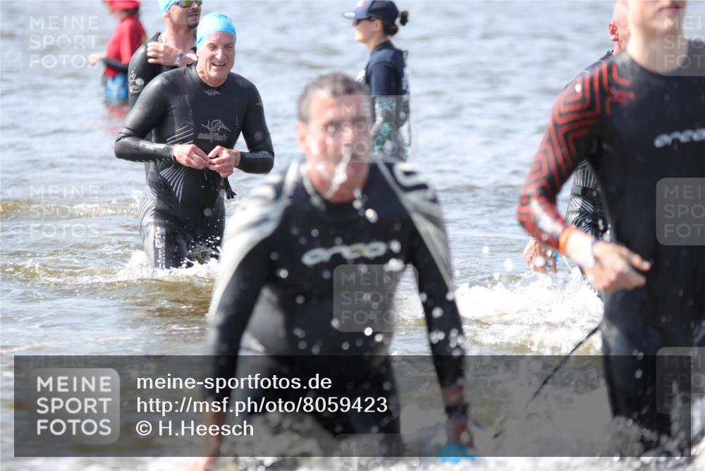 22.06.2025 - Viking Triathlon H.Heesch http://msf.ph/oto/8059423 22.06.2025 10:31:57 Schwimmen 63, 87, 124, 125, 193, 207, 226, 271, 435, 449, 464, 488, 507, 555, 658 meine-sportfotos.de