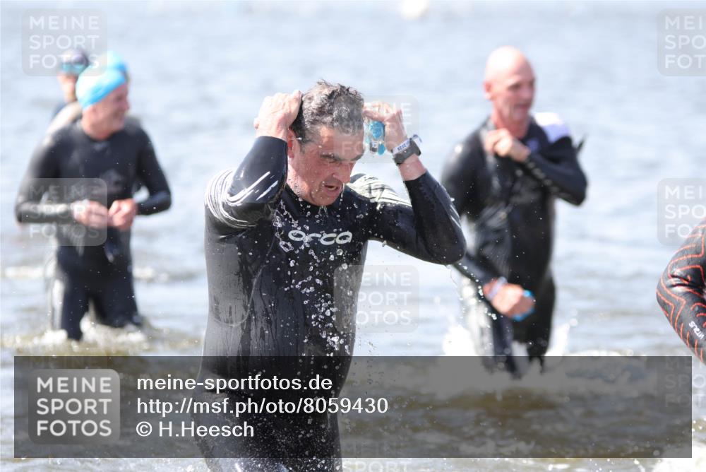 22.06.2025 - Viking Triathlon H.Heesch http://msf.ph/oto/8059430 22.06.2025 10:31:59 Schwimmen 63, 87, 124, 125, 193, 207, 214, 226, 271, 435, 449, 464, 488, 507, 658 meine-sportfotos.de
