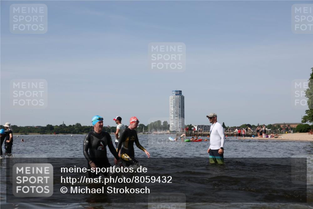 22.06.2025 - Viking Triathlon Michael Strokosch http://msf.ph/oto/8059432 22.06.2025 10:41:43 Schwimmen 58, 142, 194, 220, 221, 505, 625, 629 meine-sportfotos.de