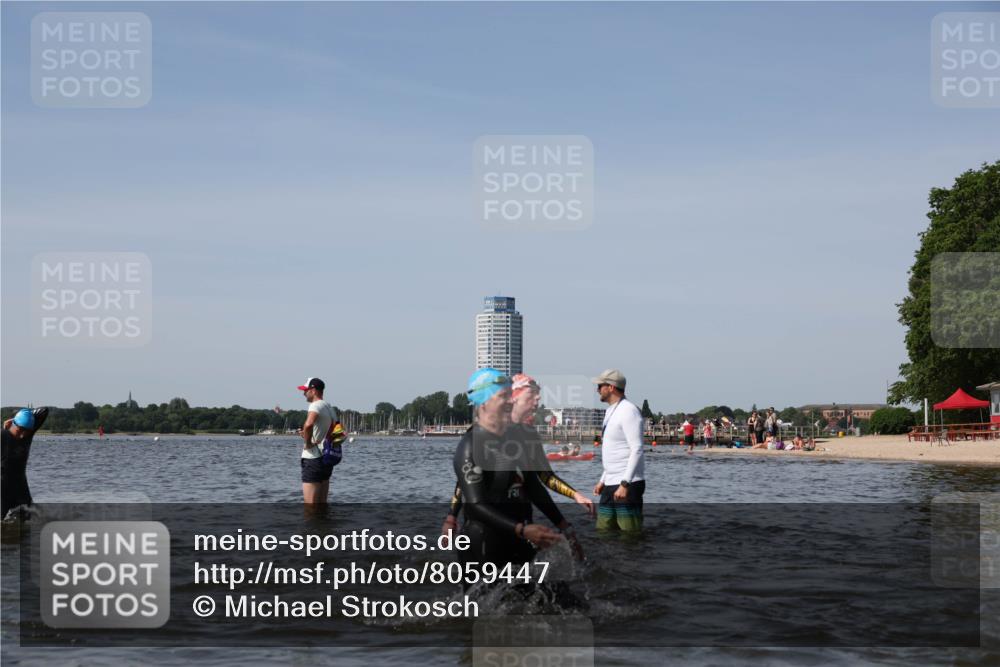 22.06.2025 - Viking Triathlon Michael Strokosch http://msf.ph/oto/8059447 22.06.2025 10:41:44 Schwimmen 58, 142, 194, 220, 221, 505, 625, 629 meine-sportfotos.de