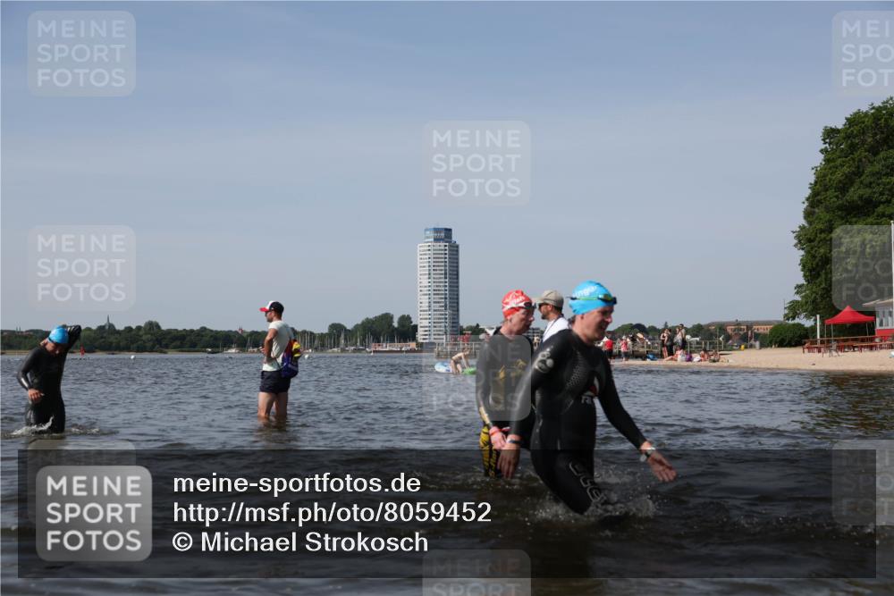 22.06.2025 - Viking Triathlon Michael Strokosch http://msf.ph/oto/8059452 22.06.2025 10:41:45 Schwimmen 58, 142, 194, 220, 221, 505, 625, 629 meine-sportfotos.de