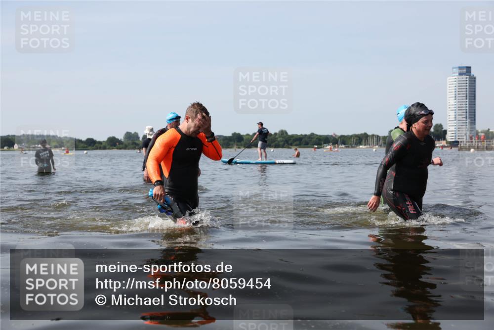 22.06.2025 - Viking Triathlon Michael Strokosch http://msf.ph/oto/8059454 22.06.2025 10:52:16 Schwimmen 116, 136, 481, 490 meine-sportfotos.de