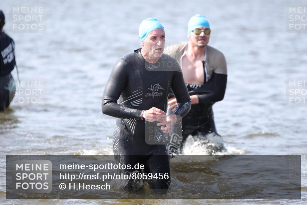 22.06.2025 - Viking Triathlon H.Heesch http://msf.ph/oto/8059456 22.06.2025 10:32:01 Schwimmen 63, 87, 193, 207, 214, 226, 271, 435, 449, 464, 488, 507, 658 meine-sportfotos.de
