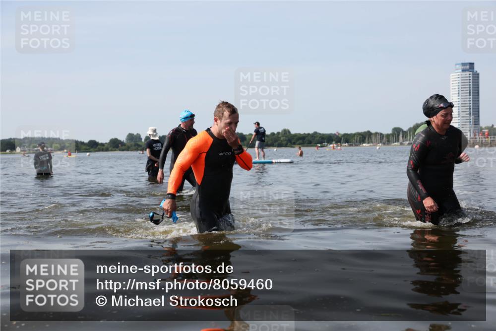22.06.2025 - Viking Triathlon Michael Strokosch http://msf.ph/oto/8059460 22.06.2025 10:52:16 Schwimmen 116, 136, 481, 490 meine-sportfotos.de