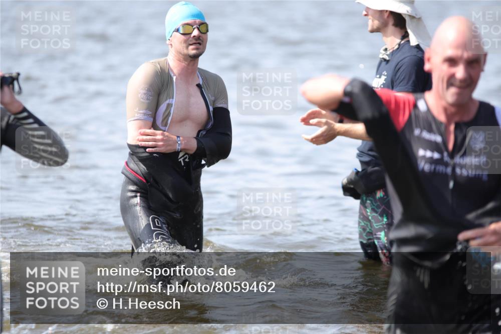 22.06.2025 - Viking Triathlon H.Heesch http://msf.ph/oto/8059462 22.06.2025 10:32:02 Schwimmen 63, 87, 193, 207, 214, 226, 271, 435, 449, 464, 488, 658 meine-sportfotos.de