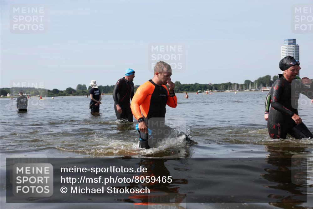 22.06.2025 - Viking Triathlon Michael Strokosch http://msf.ph/oto/8059465 22.06.2025 10:52:17 Schwimmen 116, 136, 481, 490 meine-sportfotos.de
