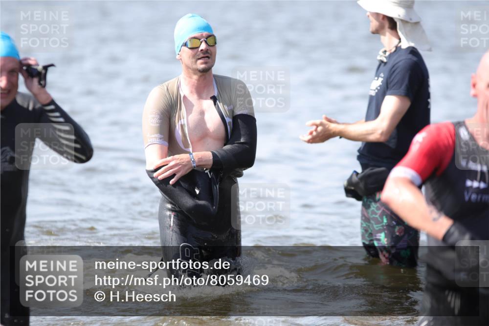 22.06.2025 - Viking Triathlon H.Heesch http://msf.ph/oto/8059469 22.06.2025 10:32:02 Schwimmen 63, 87, 193, 207, 214, 226, 271, 435, 449, 464, 488, 658 meine-sportfotos.de