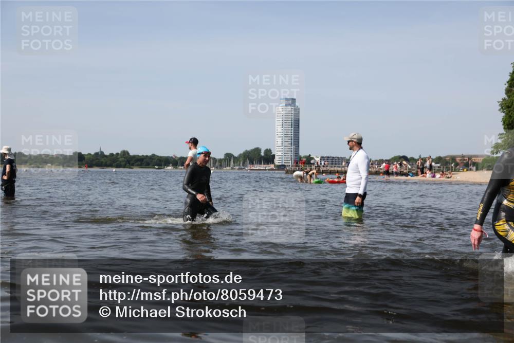 22.06.2025 - Viking Triathlon Michael Strokosch http://msf.ph/oto/8059473 22.06.2025 10:41:47 Schwimmen 58, 142, 194, 220, 221, 625, 629 meine-sportfotos.de