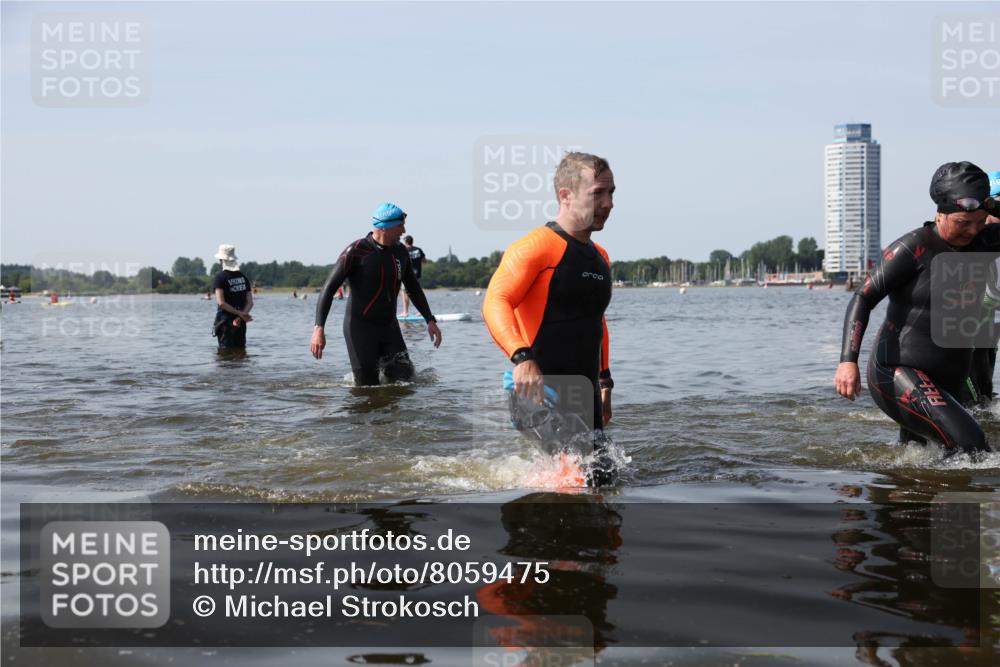 22.06.2025 - Viking Triathlon Michael Strokosch http://msf.ph/oto/8059475 22.06.2025 10:52:17 Schwimmen 116, 136, 481, 490 meine-sportfotos.de