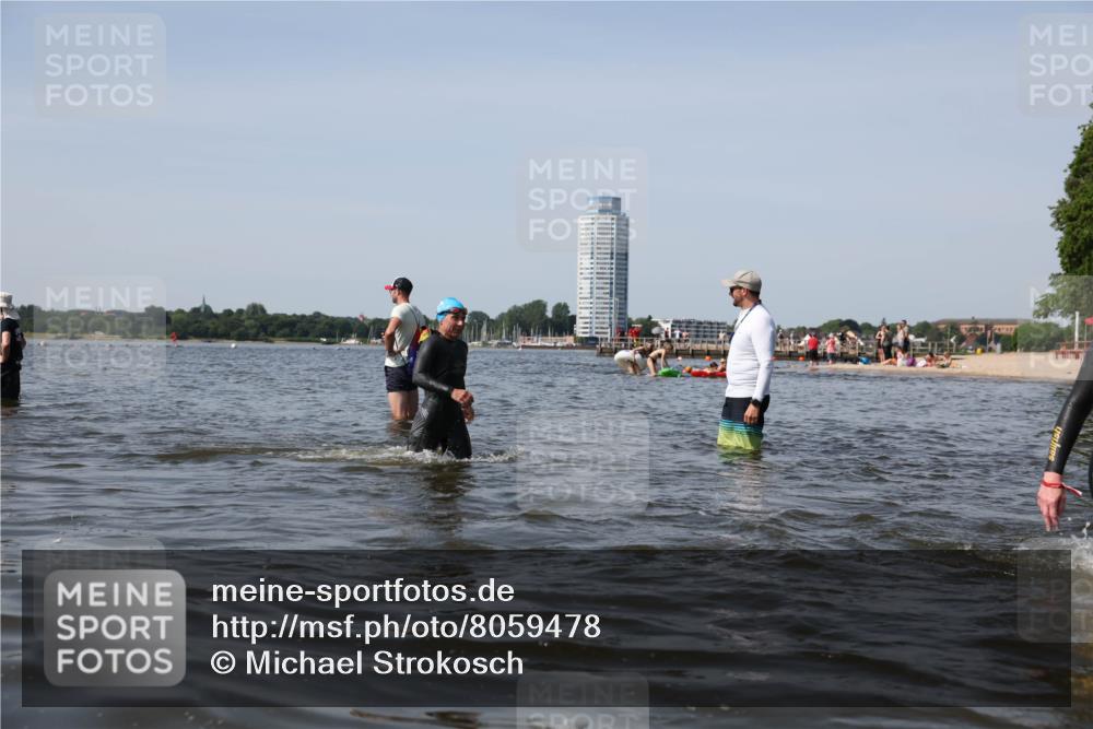 22.06.2025 - Viking Triathlon Michael Strokosch http://msf.ph/oto/8059478 22.06.2025 10:41:47 Schwimmen 58, 142, 194, 220, 221, 625, 629 meine-sportfotos.de