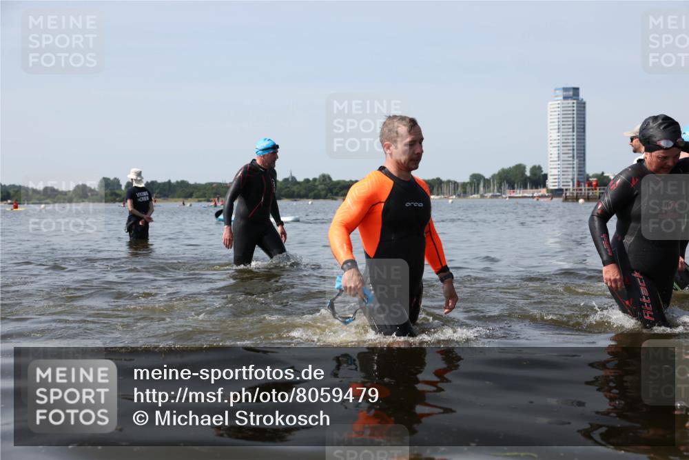22.06.2025 - Viking Triathlon Michael Strokosch http://msf.ph/oto/8059479 22.06.2025 10:52:18 Schwimmen 116, 136, 481, 490 meine-sportfotos.de