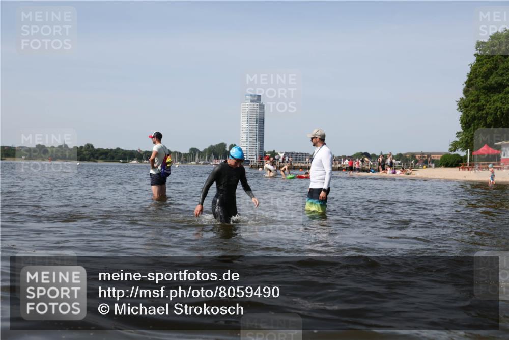 22.06.2025 - Viking Triathlon Michael Strokosch http://msf.ph/oto/8059490 22.06.2025 10:41:48 Schwimmen 58, 142, 194, 220, 221, 625, 629 meine-sportfotos.de