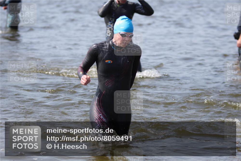 22.06.2025 - Viking Triathlon H.Heesch http://msf.ph/oto/8059491 22.06.2025 10:32:21 Schwimmen 53, 80, 147, 170, 173, 214, 461, 492 meine-sportfotos.de