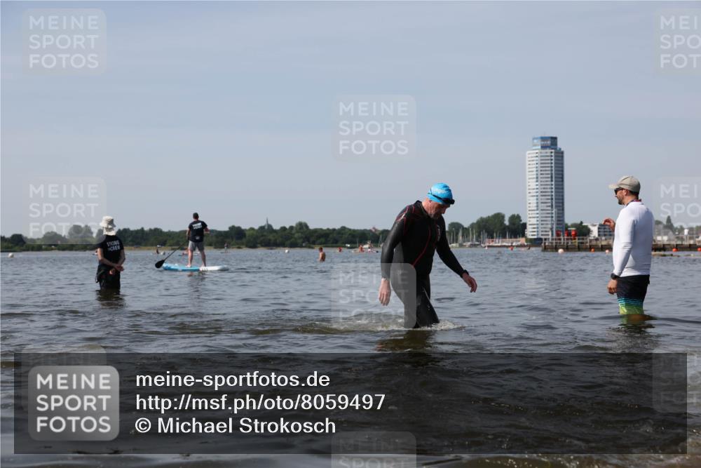 22.06.2025 - Viking Triathlon Michael Strokosch http://msf.ph/oto/8059497 22.06.2025 10:52:19 Schwimmen 116, 136, 481, 490 meine-sportfotos.de