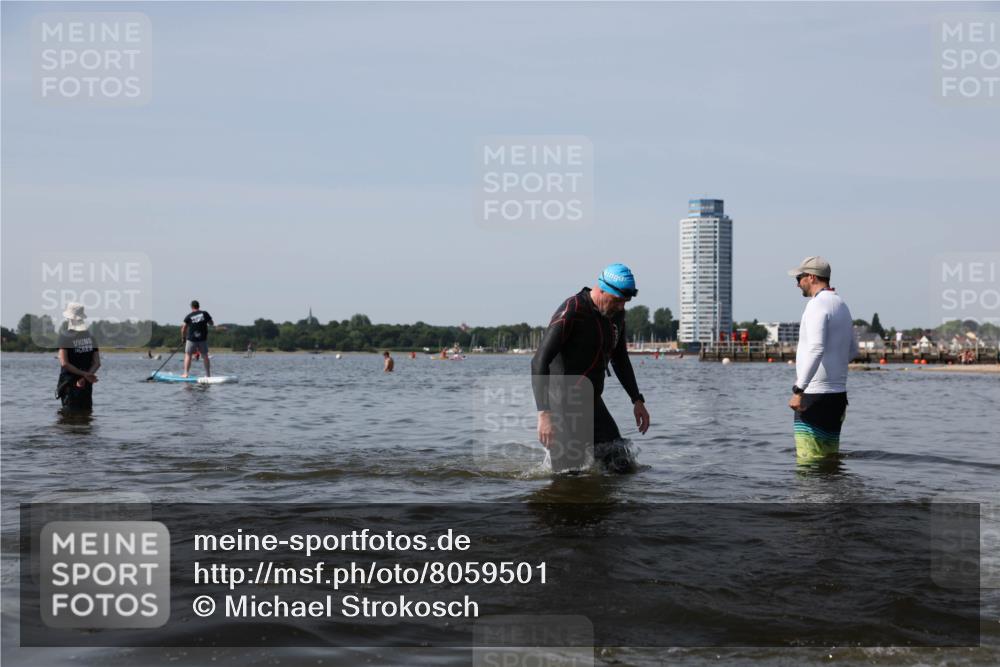 22.06.2025 - Viking Triathlon Michael Strokosch http://msf.ph/oto/8059501 22.06.2025 10:52:20 Schwimmen 116, 136, 481, 490 meine-sportfotos.de