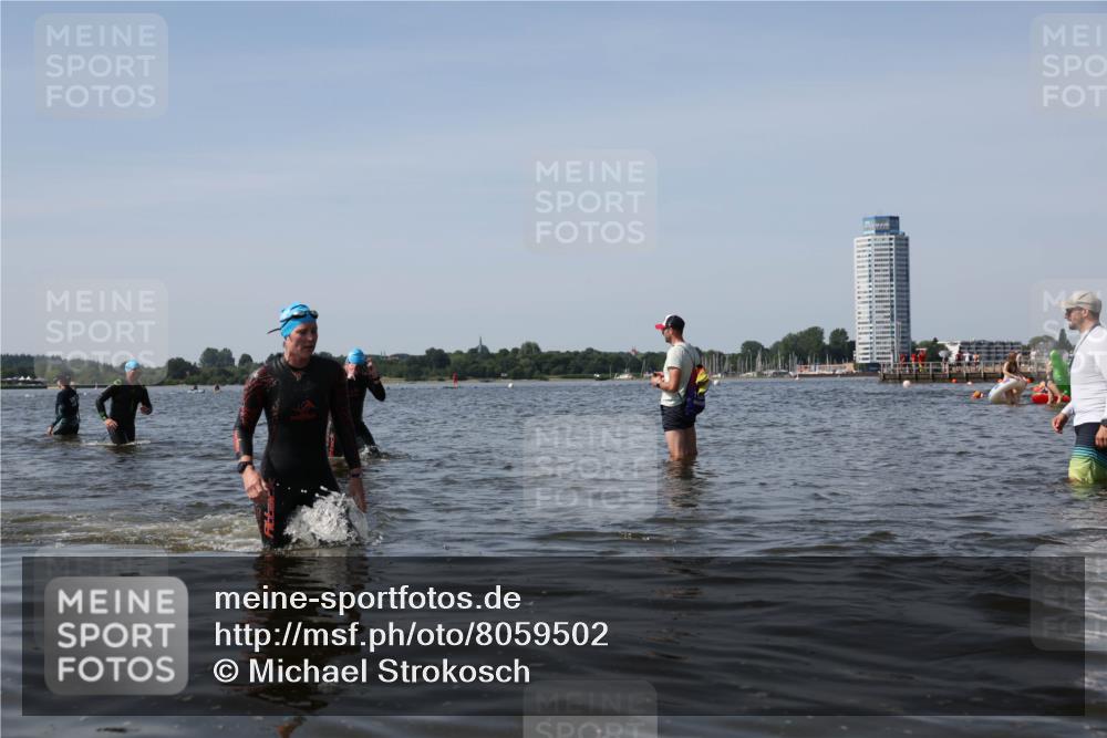 22.06.2025 - Viking Triathlon Michael Strokosch http://msf.ph/oto/8059502 22.06.2025 10:41:52 Schwimmen 58, 142, 159, 199, 221, 625, 629 meine-sportfotos.de