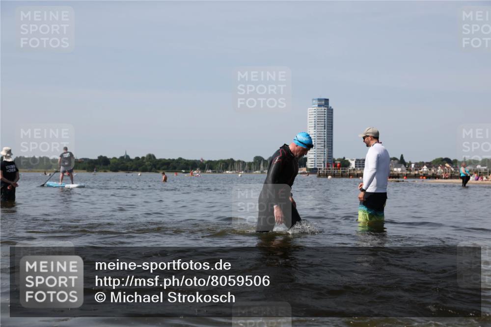 22.06.2025 - Viking Triathlon Michael Strokosch http://msf.ph/oto/8059506 22.06.2025 10:52:20 Schwimmen 116, 136, 481, 490 meine-sportfotos.de