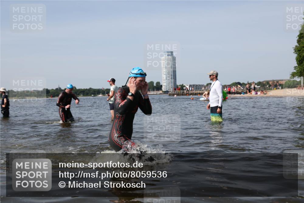 22.06.2025 - Viking Triathlon Michael Strokosch http://msf.ph/oto/8059536 22.06.2025 10:41:54 Schwimmen 58, 142, 159, 199, 221, 625 meine-sportfotos.de