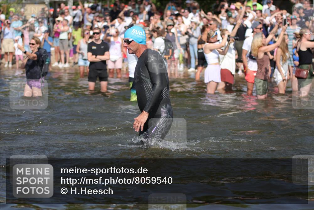 22.06.2025 - Viking Triathlon H.Heesch http://msf.ph/oto/8059540 22.06.2025 10:01:08 Schwimmen 12, 50, 63, 113, 124, 131, 147, 236, 294, 330, 347, 350, 443, 458, 488 meine-sportfotos.de
