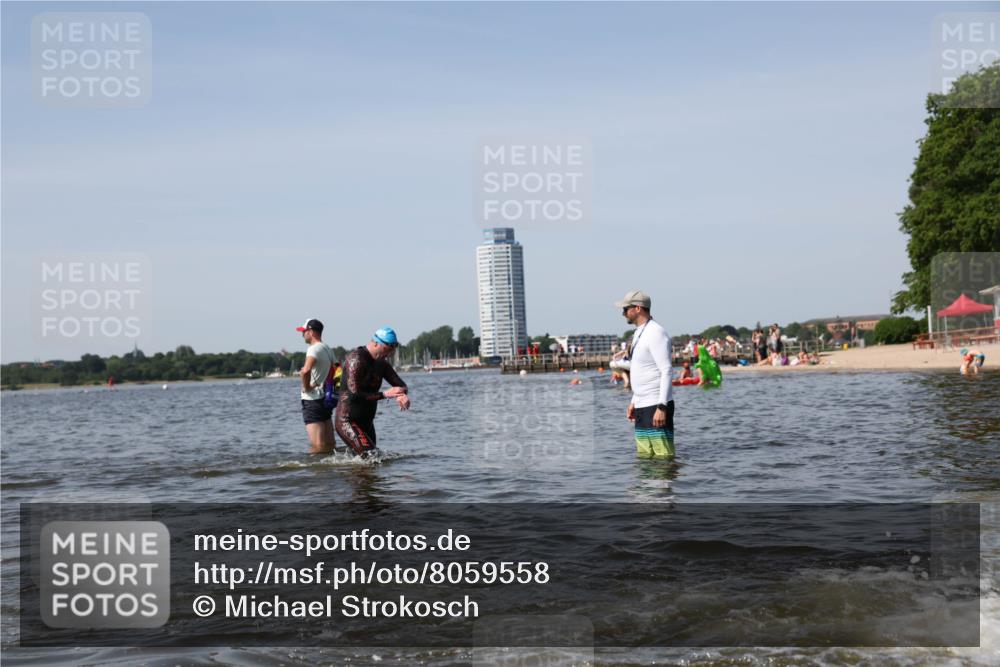 22.06.2025 - Viking Triathlon Michael Strokosch http://msf.ph/oto/8059558 22.06.2025 10:41:55 Schwimmen 58, 142, 159, 199, 221, 625 meine-sportfotos.de