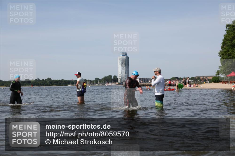 22.06.2025 - Viking Triathlon Michael Strokosch http://msf.ph/oto/8059570 22.06.2025 10:41:57 Schwimmen 58, 159, 199, 221, 625 meine-sportfotos.de