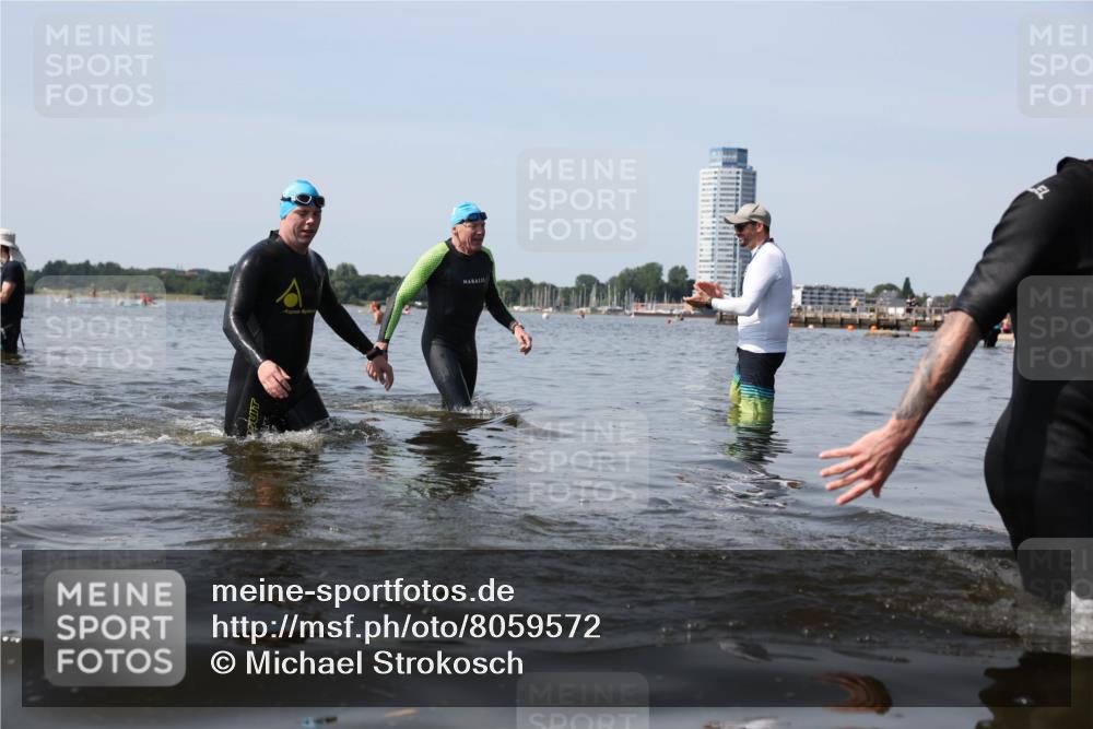 22.06.2025 - Viking Triathlon Michael Strokosch http://msf.ph/oto/8059572 22.06.2025 10:52:51 Schwimmen 106, 160, 656 meine-sportfotos.de