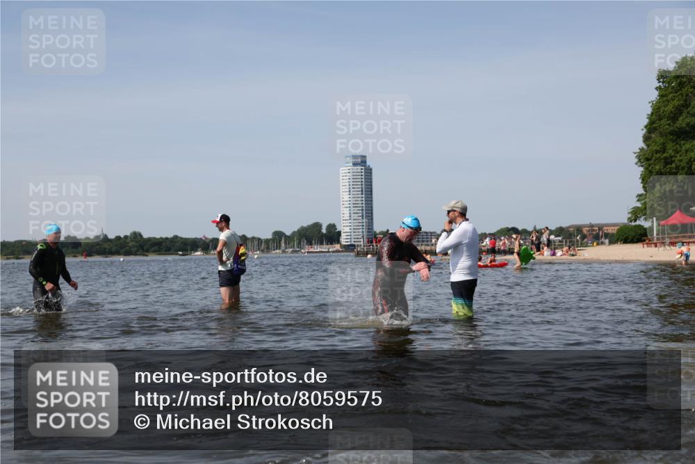 22.06.2025 - Viking Triathlon Michael Strokosch http://msf.ph/oto/8059575 22.06.2025 10:41:57 Schwimmen 58, 159, 199, 221, 625 meine-sportfotos.de