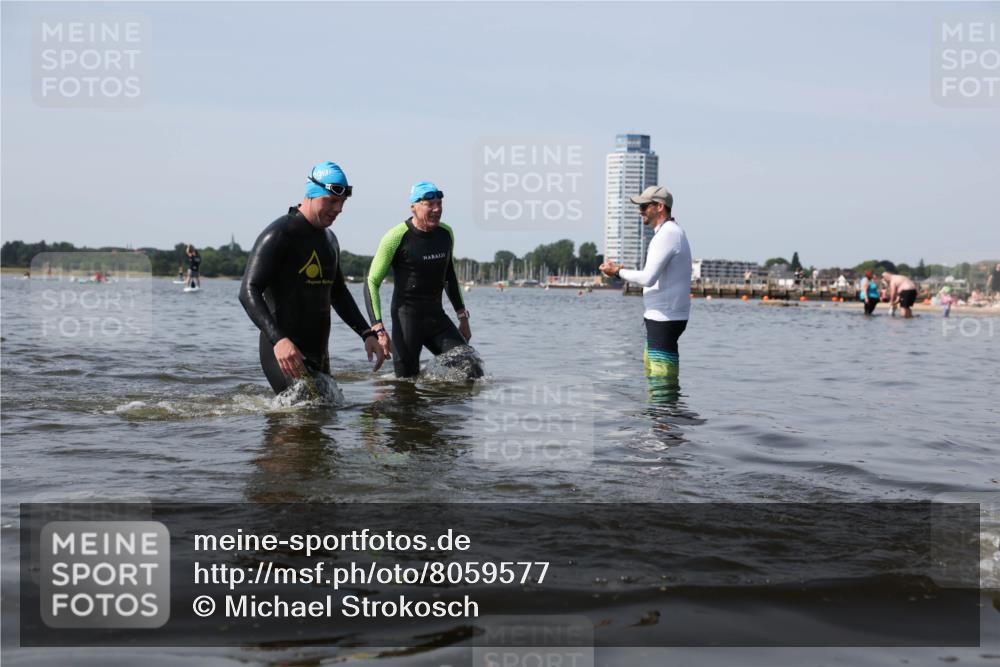 22.06.2025 - Viking Triathlon Michael Strokosch http://msf.ph/oto/8059577 22.06.2025 10:52:52 Schwimmen 106, 160, 656 meine-sportfotos.de