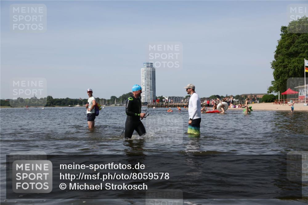 22.06.2025 - Viking Triathlon Michael Strokosch http://msf.ph/oto/8059578 22.06.2025 10:42:01 Schwimmen 78, 159, 199, 221 meine-sportfotos.de