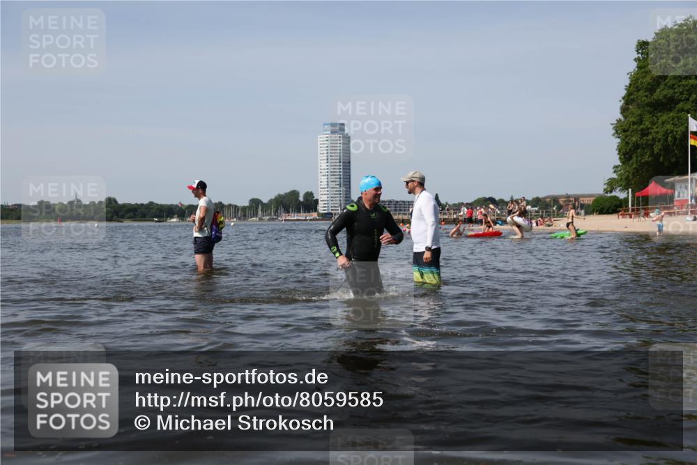 22.06.2025 - Viking Triathlon Michael Strokosch http://msf.ph/oto/8059585 22.06.2025 10:42:01 Schwimmen 78, 159, 199, 221 meine-sportfotos.de
