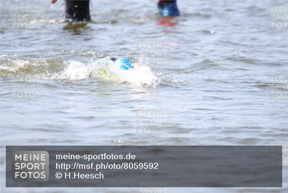 22.06.2025 - Viking Triathlon H.Heesch http://msf.ph/oto/8059592 22.06.2025 10:32:49 Schwimmen 91, 113, 208, 278, 287, 554 meine-sportfotos.de