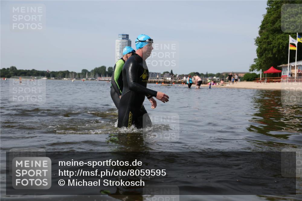 22.06.2025 - Viking Triathlon Michael Strokosch http://msf.ph/oto/8059595 22.06.2025 10:52:53 Schwimmen 106, 160, 656 meine-sportfotos.de
