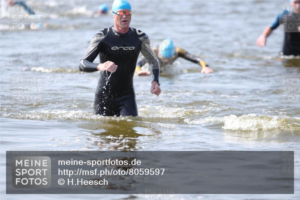 22.06.2025 - Viking Triathlon H.Heesch http://msf.ph/oto/8059597 22.06.2025 10:32:51 Schwimmen 91, 113, 278, 287, 399, 554 meine-sportfotos.de