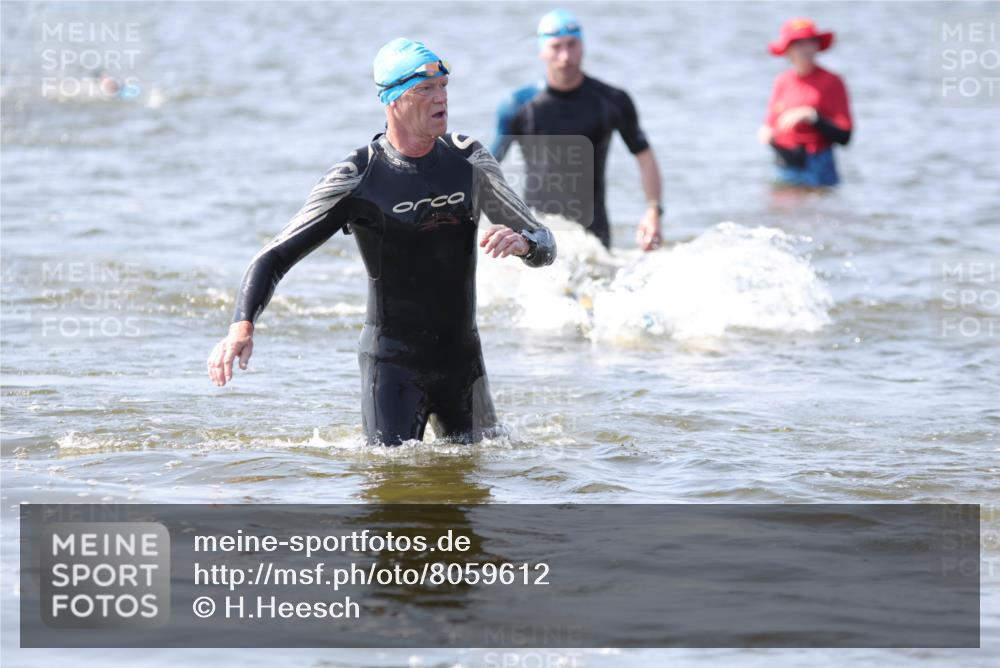 22.06.2025 - Viking Triathlon H.Heesch http://msf.ph/oto/8059612 22.06.2025 10:32:54 Schwimmen 91, 113, 287, 399, 554 meine-sportfotos.de