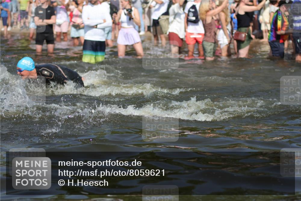 22.06.2025 - Viking Triathlon H.Heesch http://msf.ph/oto/8059621 22.06.2025 10:01:13 Schwimmen 53, 131, 147, 173, 214, 294, 330, 341, 443, 444, 488 meine-sportfotos.de