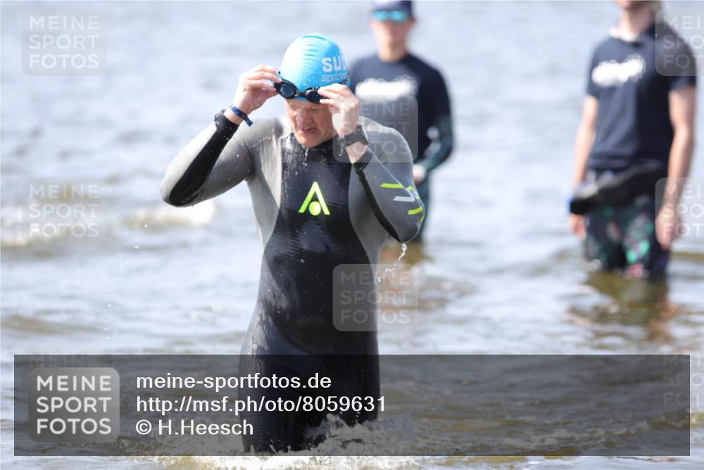 22.06.2025 - Viking Triathlon H.Heesch http://msf.ph/oto/8059631 22.06.2025 10:32:56 Schwimmen 91, 113, 287, 399 meine-sportfotos.de