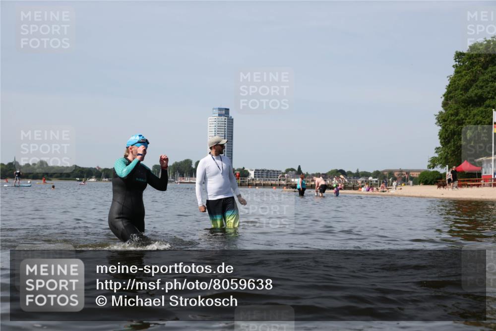 22.06.2025 - Viking Triathlon Michael Strokosch http://msf.ph/oto/8059638 22.06.2025 10:53:04 Schwimmen 160, 165, 470, 640 meine-sportfotos.de