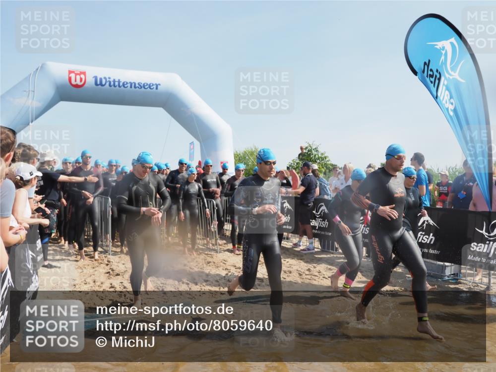 22.06.2025 - Viking Triathlon MichiJ http://msf.ph/oto/8059640 22.06.2025 10:04:42 Schwimmen 55, 85, 86, 238, 245, 281, 312, 316, 327, 428, 482, 514, 515, 550, 662 meine-sportfotos.de