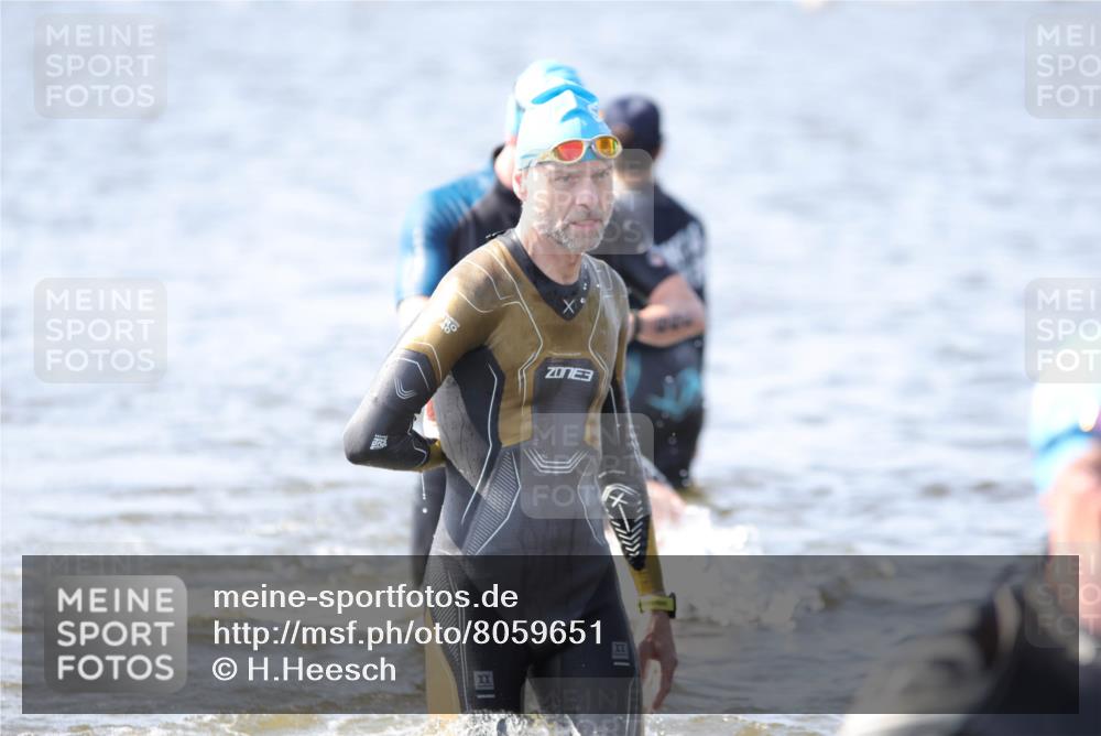 22.06.2025 - Viking Triathlon H.Heesch http://msf.ph/oto/8059651 22.06.2025 10:33:02 Schwimmen 91, 113, 287, 387, 399 meine-sportfotos.de