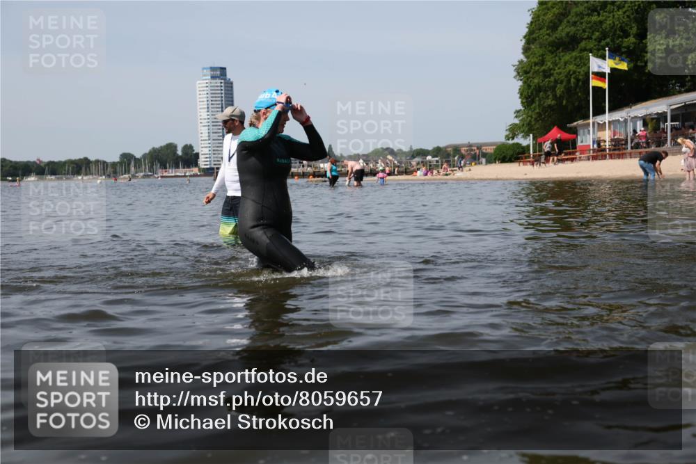 22.06.2025 - Viking Triathlon Michael Strokosch http://msf.ph/oto/8059657 22.06.2025 10:53:06 Schwimmen 160, 165, 319, 470, 640 meine-sportfotos.de
